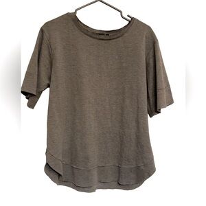 Beulah style grey short sleeves round neck  top Sz M/L